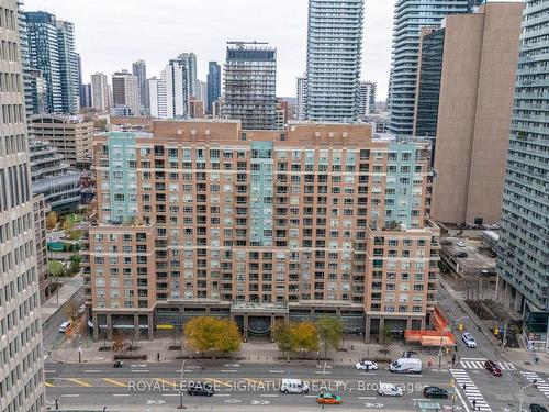 310-887 Bay St, Toronto, ON - Outdoor With Facade