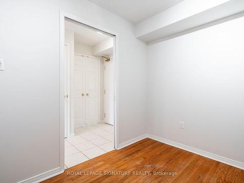 310-887 Bay St, Toronto, ON - Indoor Photo Showing Other Room