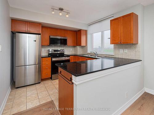 1214-1369 Bloor St W, Toronto, ON - Indoor Photo Showing Kitchen With Double Sink