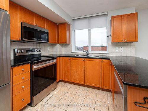 1214-1369 Bloor St W, Toronto, ON - Indoor Photo Showing Kitchen With Double Sink