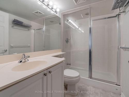 1214-1369 Bloor St W, Toronto, ON - Indoor Photo Showing Bathroom