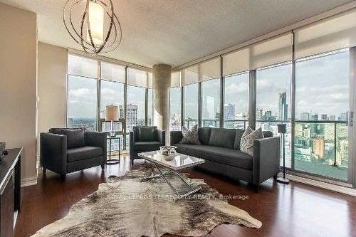 3702-33 Lombard St, Toronto, ON - Indoor Photo Showing Living Room