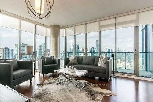 3702-33 Lombard St, Toronto, ON - Indoor Photo Showing Living Room