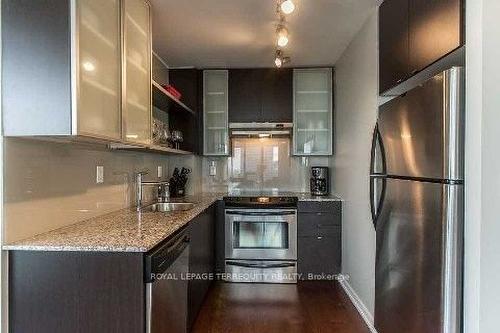 3702-33 Lombard St, Toronto, ON - Indoor Photo Showing Kitchen With Upgraded Kitchen