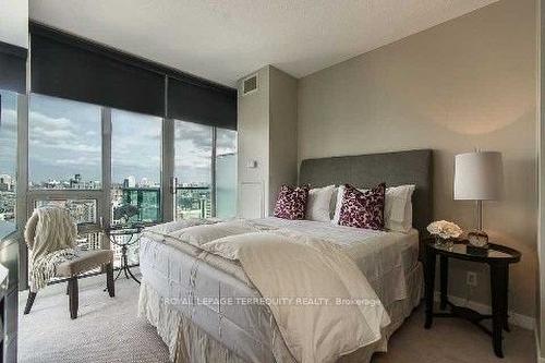 3702-33 Lombard St, Toronto, ON - Indoor Photo Showing Bedroom