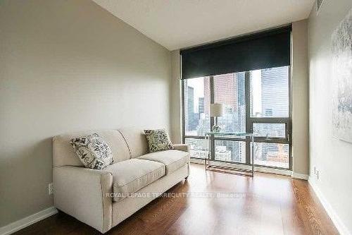 3702-33 Lombard St, Toronto, ON - Indoor Photo Showing Living Room