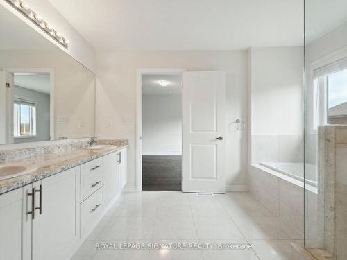 28 Tamworth Terr, Barrie, ON - Indoor Photo Showing Bathroom