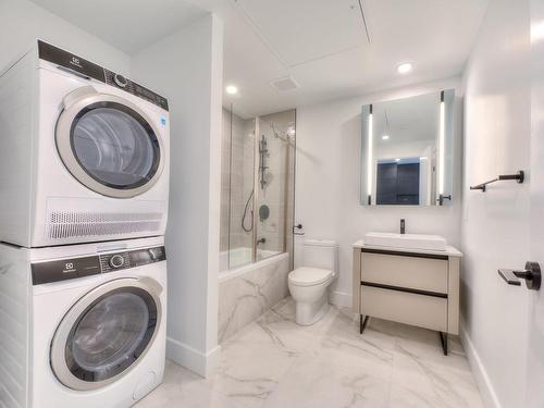 Bathroom - 4601-720 Rue St-Jacques, Montréal (Ville-Marie), QC - Indoor Photo Showing Laundry Room