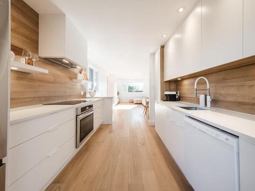 Cuisine - 275 Rue Durham, Saint-Bruno-De-Montarville, QC - Indoor Photo Showing Kitchen With Upgraded Kitchen