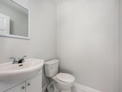 Powder room - A-8 Rue Du Parc-Notre-Dame, Léry, QC - Indoor Photo Showing Bathroom