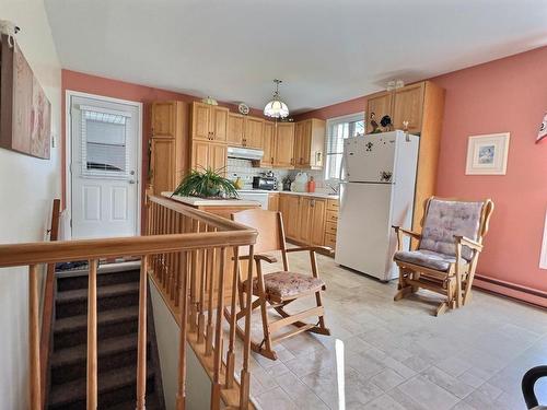 Staircase - 878 Rue Robertson, Lévis (Desjardins), QC - Indoor Photo Showing Kitchen