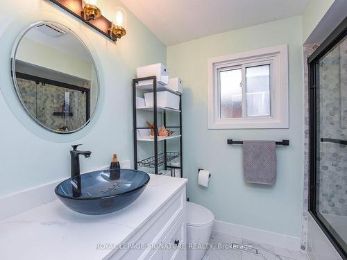 4 Greenleaf Cres, Brampton, ON - Indoor Photo Showing Bathroom