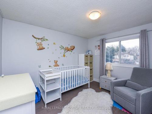 4 Greenleaf Cres, Brampton, ON - Indoor Photo Showing Bedroom