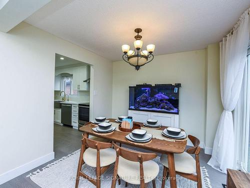 4 Greenleaf Cres, Brampton, ON - Indoor Photo Showing Dining Room