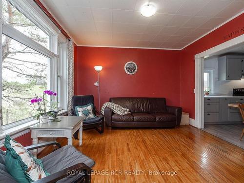 204117 Highway 26, Meaford, ON - Indoor Photo Showing Living Room