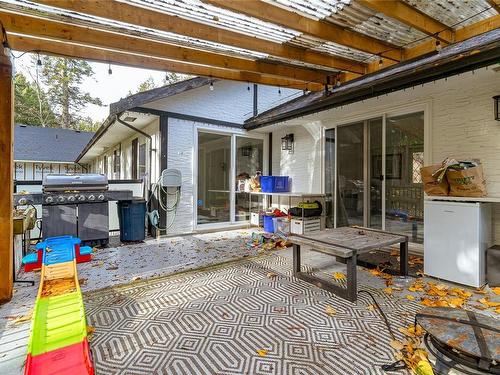 1077 Lands End Rd, North Saanich, BC 