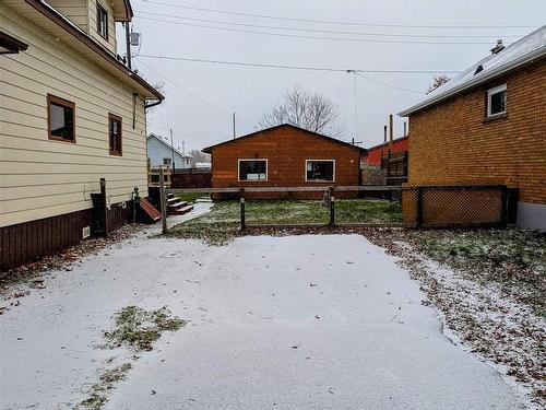 910 Alberta Street, Thunder Bay, ON - Outdoor With Exterior