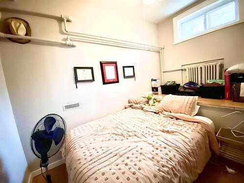 395 Hebert Street, Thunder Bay, ON - Indoor Photo Showing Bedroom