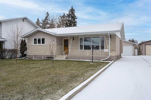 51 Pinecrest Bay, Winnipeg, MB 