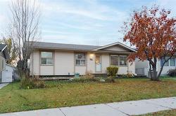 722 Leila AVE  Winnipeg, MB R2V 1M6