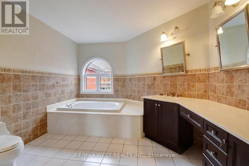 6 - 2145 Country Club Drive E, Burlington, ON - Indoor Photo Showing Bathroom