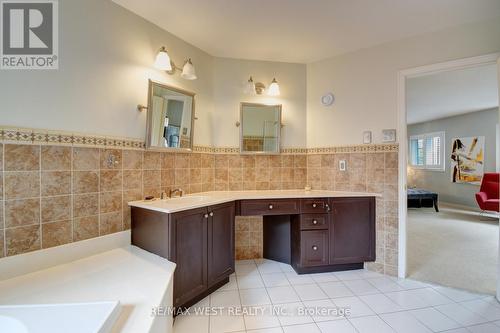 6 - 2145 Country Club Drive E, Burlington, ON - Indoor Photo Showing Bathroom