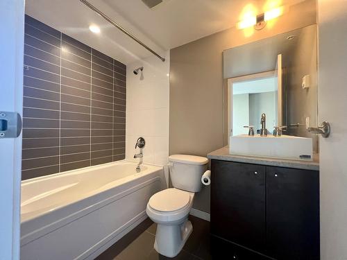 1107 13618 Avenue, Surrey, BC - Indoor Photo Showing Bathroom