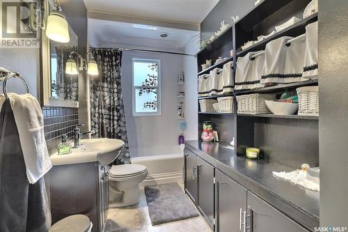 2845 Athol Street, Regina, SK - Indoor Photo Showing Bathroom