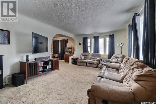 2845 Athol Street, Regina, SK - Indoor Photo Showing Living Room