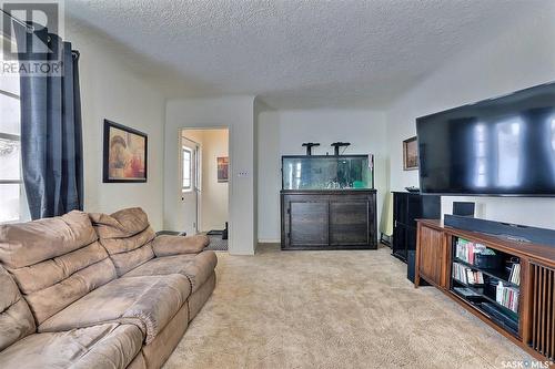 2845 Athol Street, Regina, SK - Indoor Photo Showing Living Room