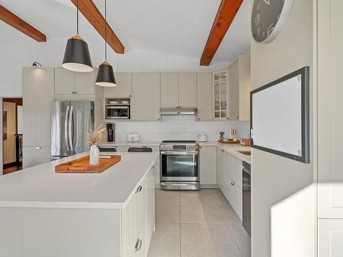 Cuisine - 1935 Rue Des Lilas, Val-David, QC - Indoor Photo Showing Kitchen With Upgraded Kitchen