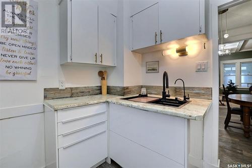 1530 Montague Street, Regina, SK - Indoor Photo Showing Kitchen With Upgraded Kitchen