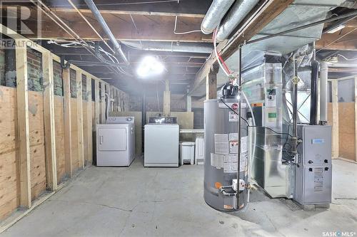 1530 Montague Street, Regina, SK - Indoor Photo Showing Laundry Room