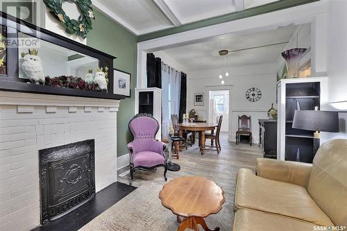 1530 Montague Street, Regina, SK - Indoor Photo Showing Living Room With Fireplace