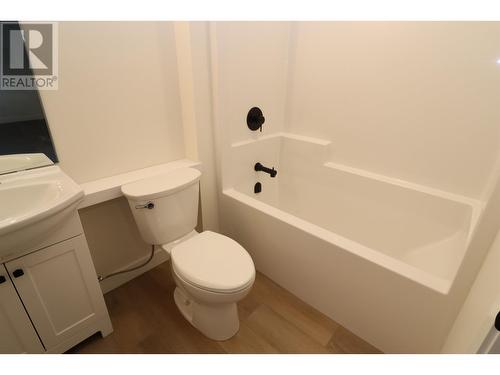 802 4274 22Nd Avenue, Prince George, BC - Indoor Photo Showing Bathroom