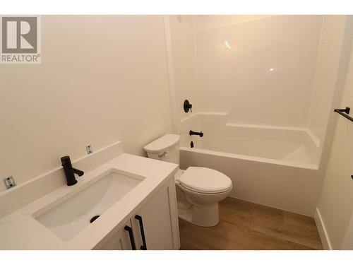 802 4274 22Nd Avenue, Prince George, BC - Indoor Photo Showing Bathroom