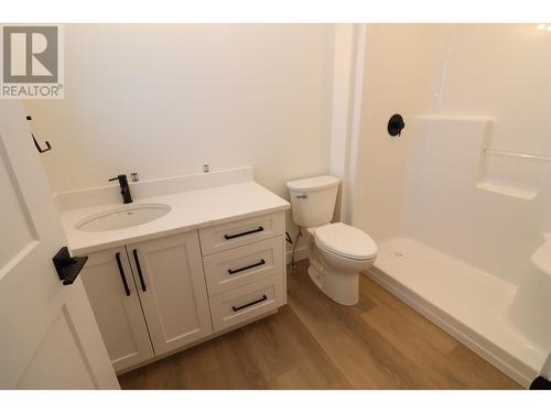 802 4274 22Nd Avenue, Prince George, BC - Indoor Photo Showing Bathroom