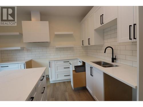 802 4274 22Nd Avenue, Prince George, BC - Indoor Photo Showing Kitchen With Double Sink With Upgraded Kitchen