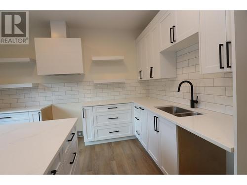 802 4274 22Nd Avenue, Prince George, BC - Indoor Photo Showing Kitchen With Double Sink With Upgraded Kitchen