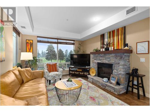 2760 Auburn Road Unit# 103 Lot# Lot 72, West Kelowna, BC - Indoor Photo Showing Living Room With Fireplace