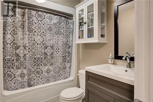 1514 Highway 69 N, Valley East, ON - Indoor Photo Showing Bathroom