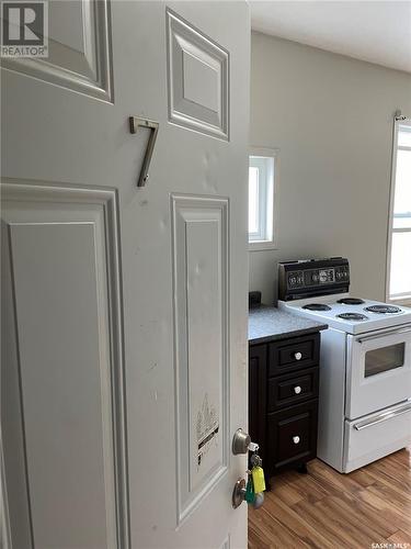 301 Cheadle Street E, Swift Current, SK - Indoor Photo Showing Kitchen