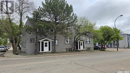 301 Cheadle Street E, Swift Current, SK - Outdoor