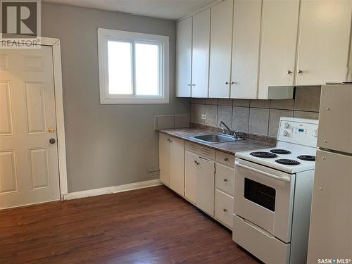 301 Cheadle Street E, Swift Current, SK - Indoor Photo Showing Kitchen