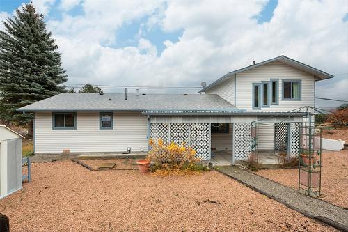 6040 Ellison Avenue, Peachland, BC - Outdoor With Exterior