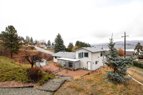 6040 Ellison Avenue, Peachland, BC - Outdoor