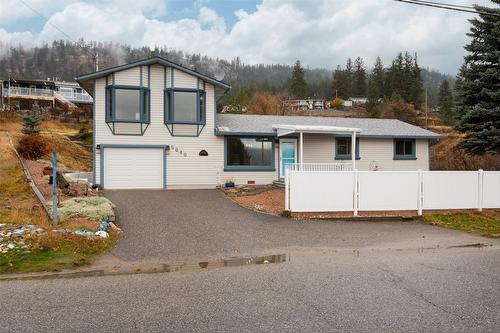 6040 Ellison Avenue, Peachland, BC - Outdoor