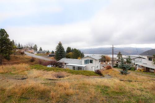 6040 Ellison Avenue, Peachland, BC - Outdoor