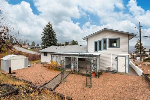 6040 Ellison Avenue, Peachland, BC - Outdoor With Exterior