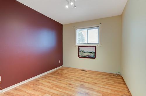 6040 Ellison Avenue, Peachland, BC - Indoor Photo Showing Other Room